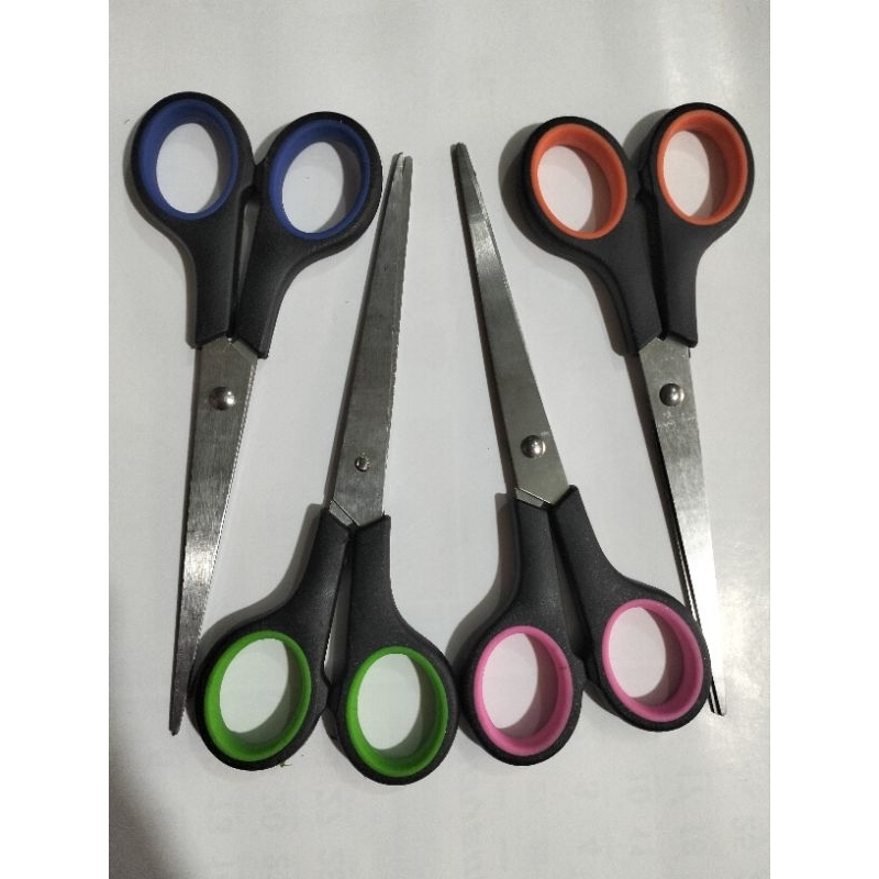 

Gunting Serbaguna Ukuran L Tanggung