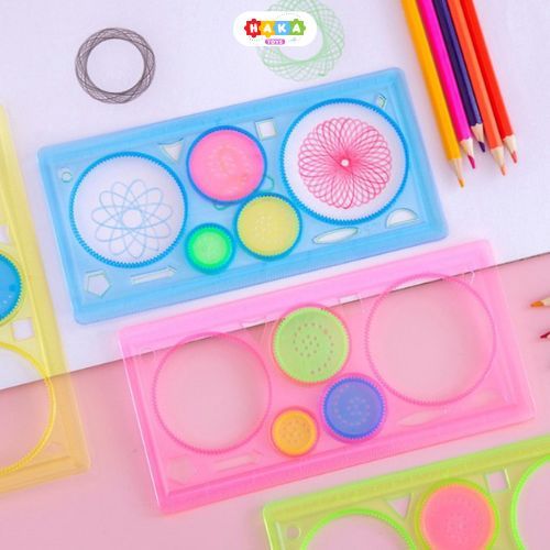 

Penggaris Rotary Gambar Pola/ Garisan Rotary Pattern Bunga / Penggaris Rotari Kembang Magic Spirograph Geometric Ruler Gambar Pola / haka toys