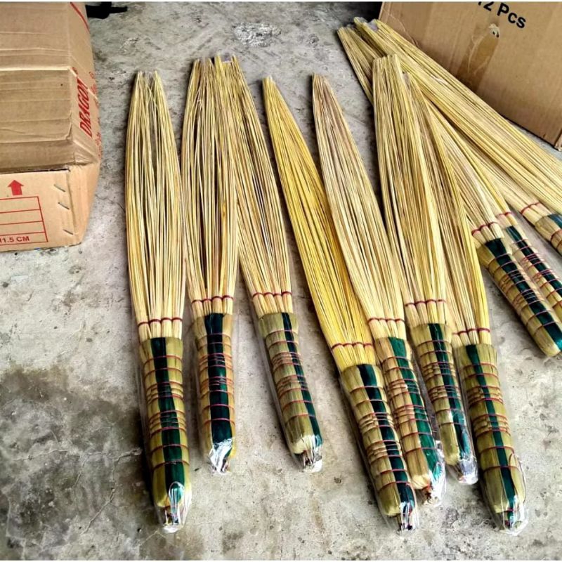 Sapu kasur | sapu penebah kasur lidi | sapu lidi putih