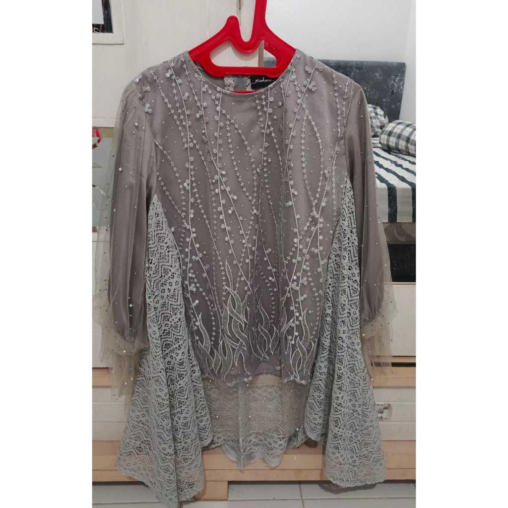 Preloved Tunic Maegan Makaio Ice Grey Size XL