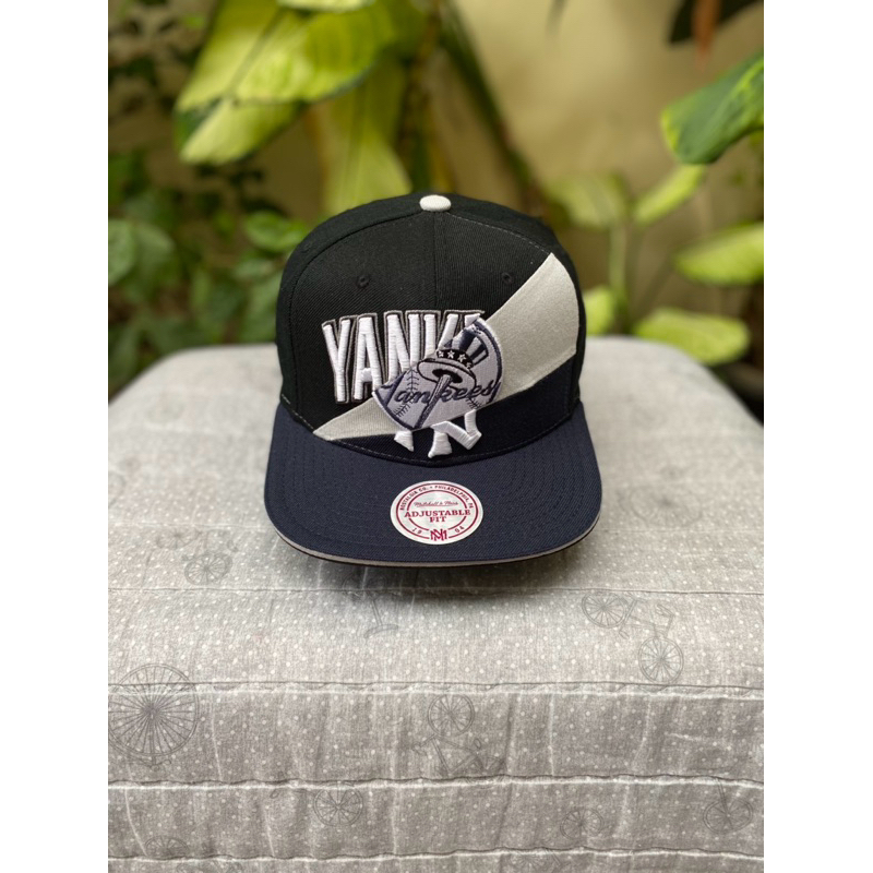 Topi SnapBack Yankess Mitchell and Ness Bordir tebel