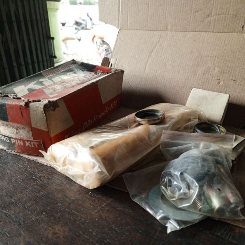 (WRJY) KING PIN  ISUZU ELF ENGKEL NHR55