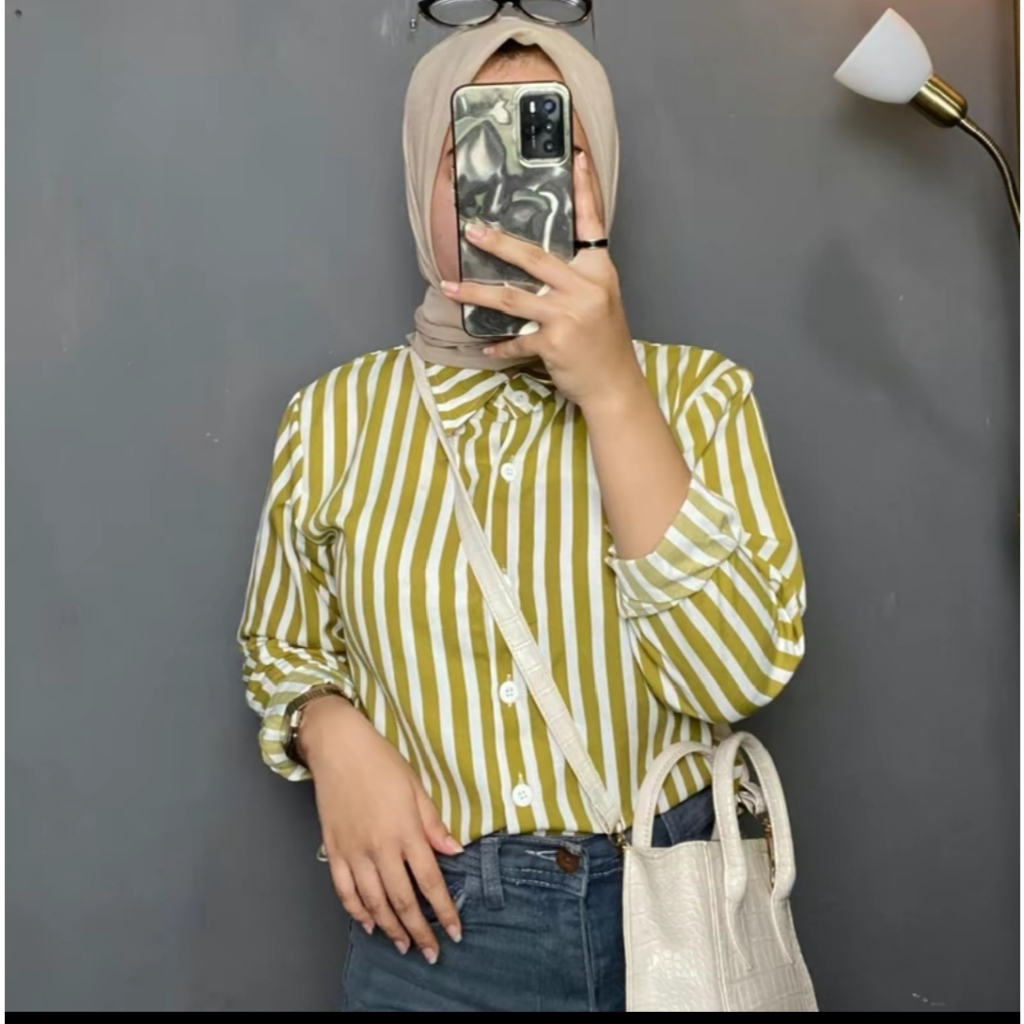 Kemeja Stripe Shirt Wanita Salur kekinian By Azka Collection