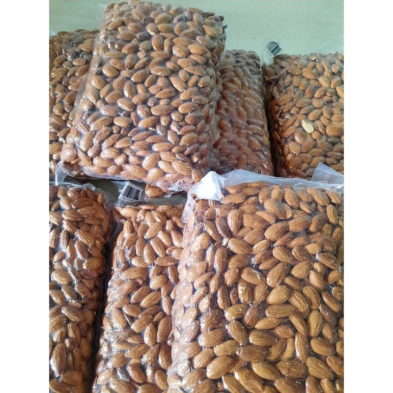 

Kacang Almond panggang 1 kg mateng (tinggal makan)