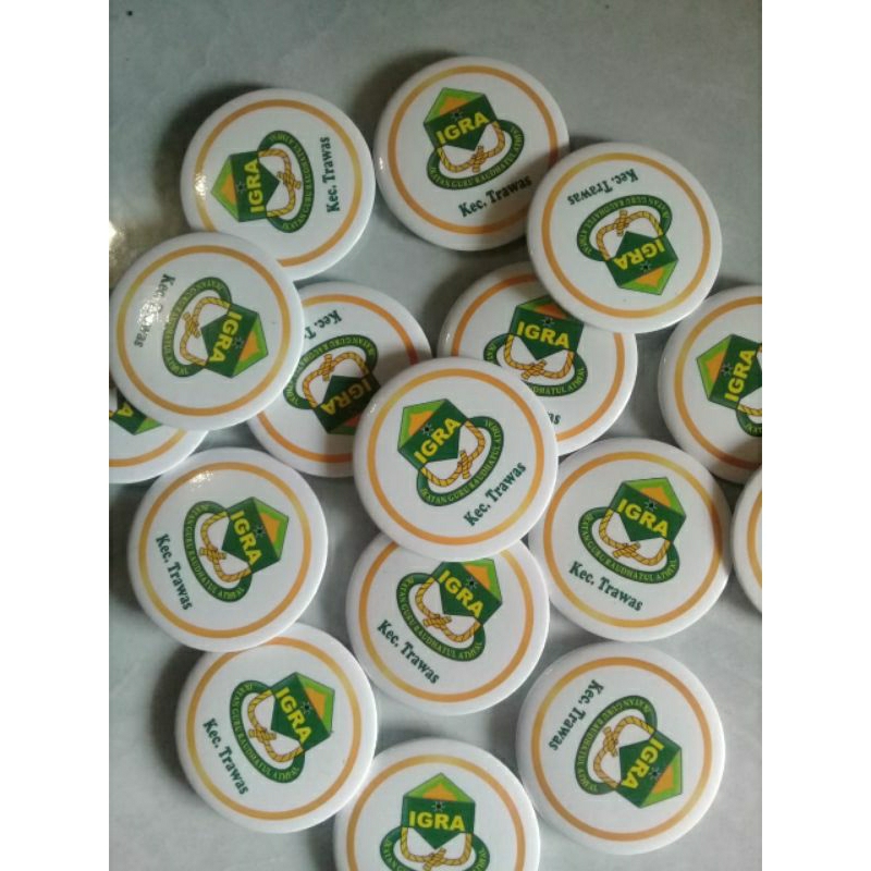 

pin dada tage peniti.name tage desain custom