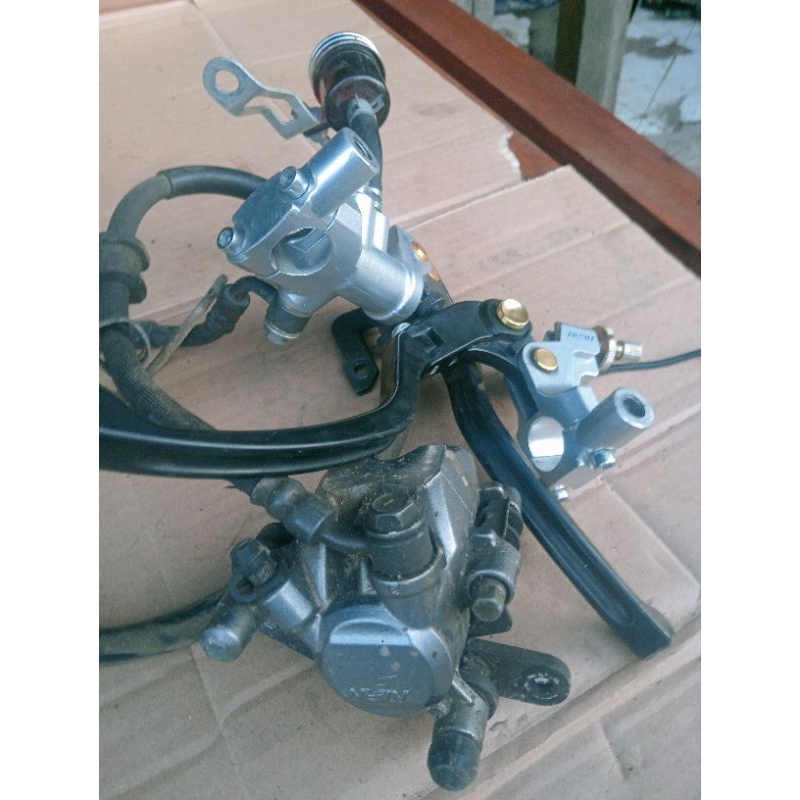 master kaliper rem 1 set Honda beat barang seken ORI copotan