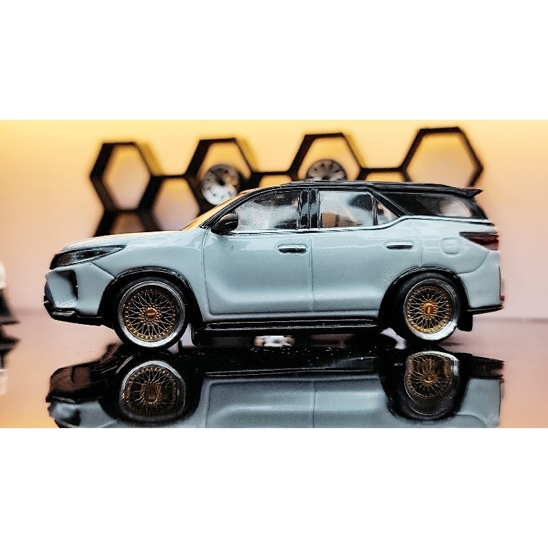 PARA64 Toyota Fortuner Platinum White
