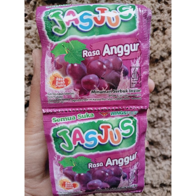 

Jasjus Rasa Anggur 1 Renceng isi 10 Sachet