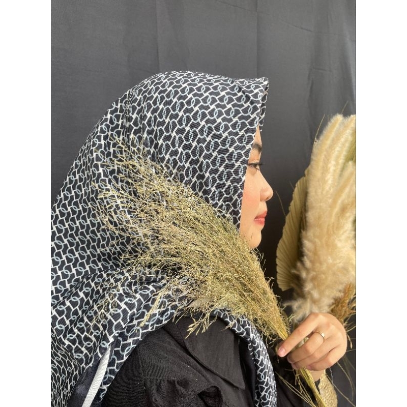 AKINA hijab motif navy