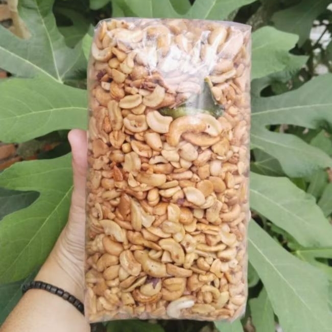 

KACANG MEDE PATAHAN MATANG 1KG ORIGINAL