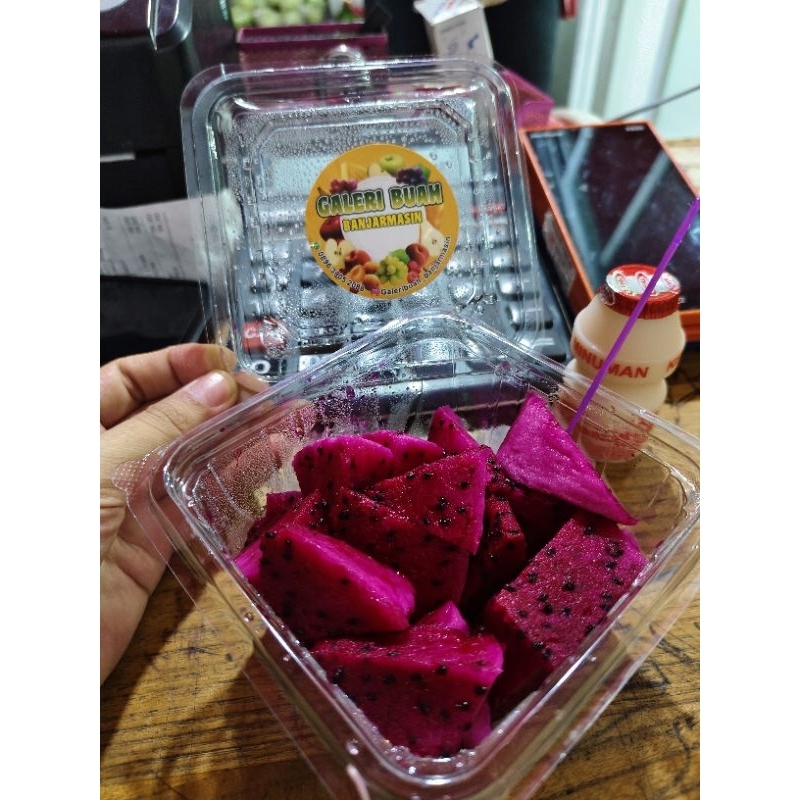 

buah naga merah potong