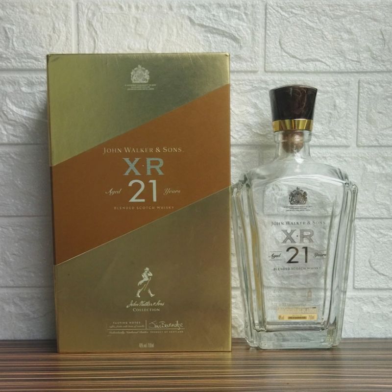 Botol Kosong JW XR 21 Years + Box 750ml