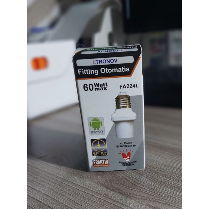 Fitting otomatis timer fiting lampu