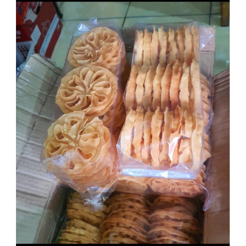

kembang goyang manis
