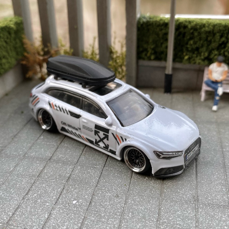 Hot Wheels custom Audi RS6 Avant Wagon with Roofbox
