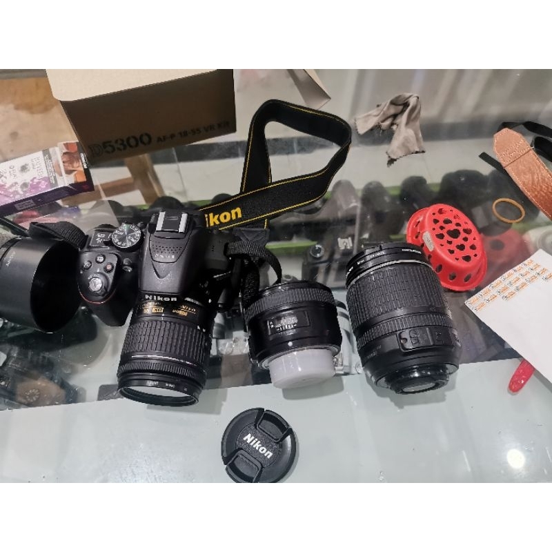 nikon d5300 lensa fix 50 yn afs  lensa 18-135mm