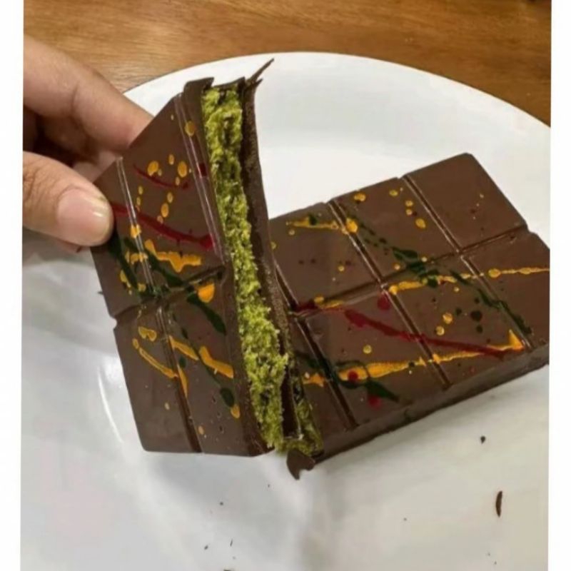 

Nycyta Home Paket Hemat Isi 2 ,Coklat Dubai Crispy "Pistachio Kunafe" Berat 270 Gr ,Size 16X8 Cm ,