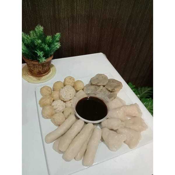 

Pempek Frozen Asli Palembang Ikan Tenggiri isi 50 mix