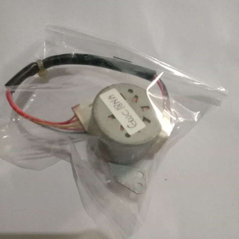 motor swing indoor AC merk Gree model GWC18NA