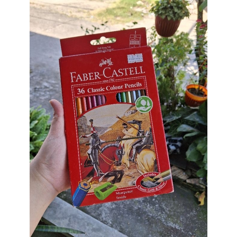

preloved pensil warna faber-castell 36 classic color pencils (isinya hilang satu)