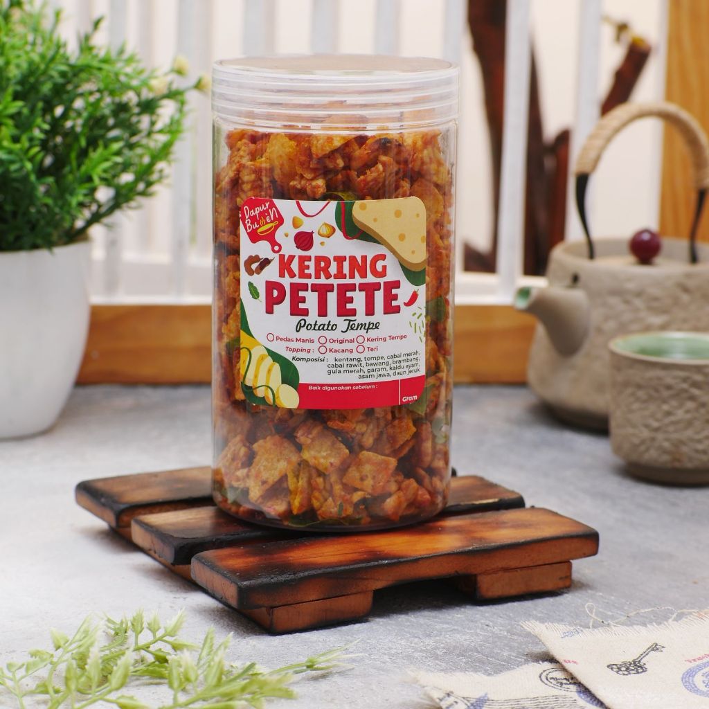 

Kering Kentang Kering Tempe PETETE Potato Tempe Pedas Manis 250 gram Kemasan Toples