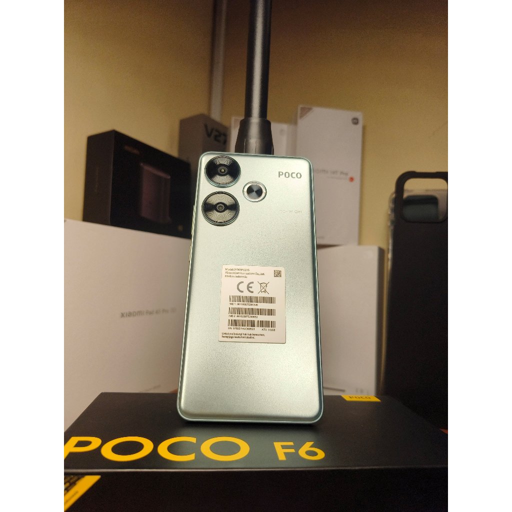 Poco F6 Snapdragon 8s Gen 3