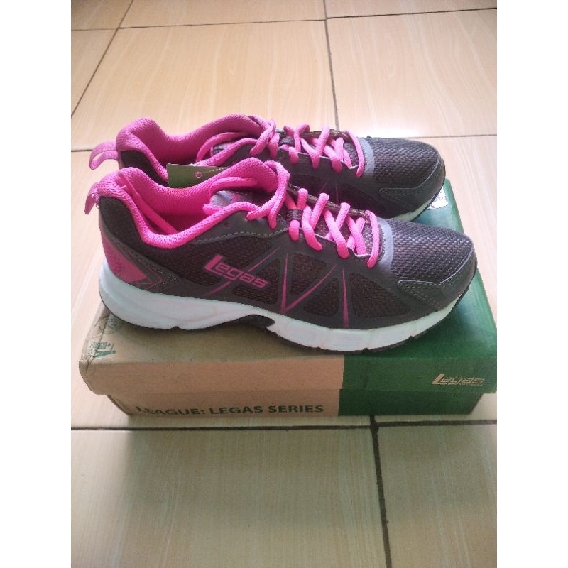 Sepatu cuci gudang termurah Original Store Cuci Gudang Size 38