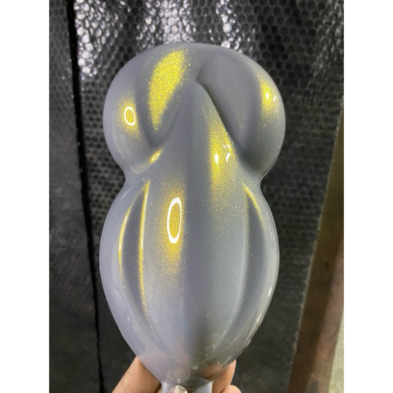 

cat nardo grey + special effect gold PU (partikel kasar)