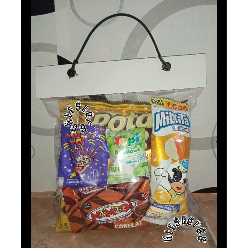 

Paket Snack 1/Paket Snack Jajanan Anak (MIN. ORDER 10 Bungkus)