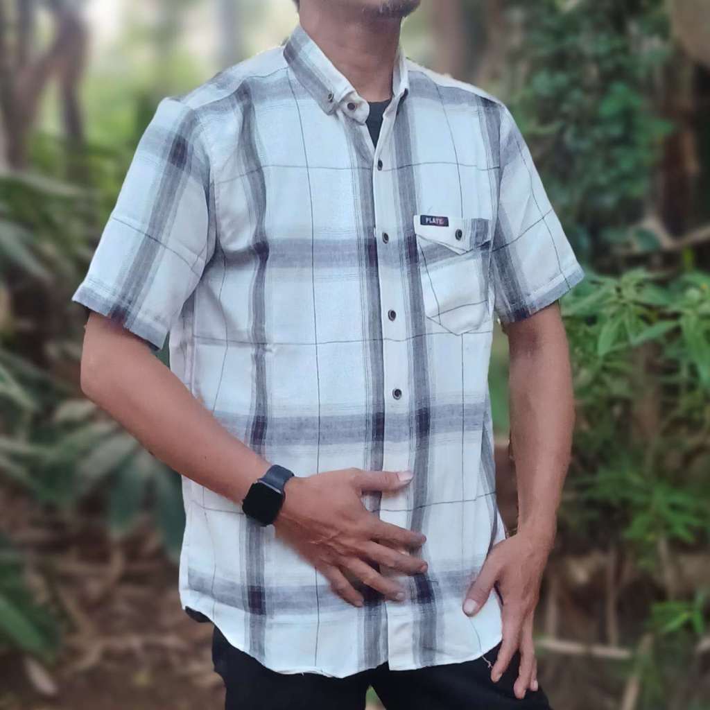 Kemeja Flanel Pria Lengan Pendek Slim Fit Hem Baju Modern Kotak Kotak Wool Premium Quality