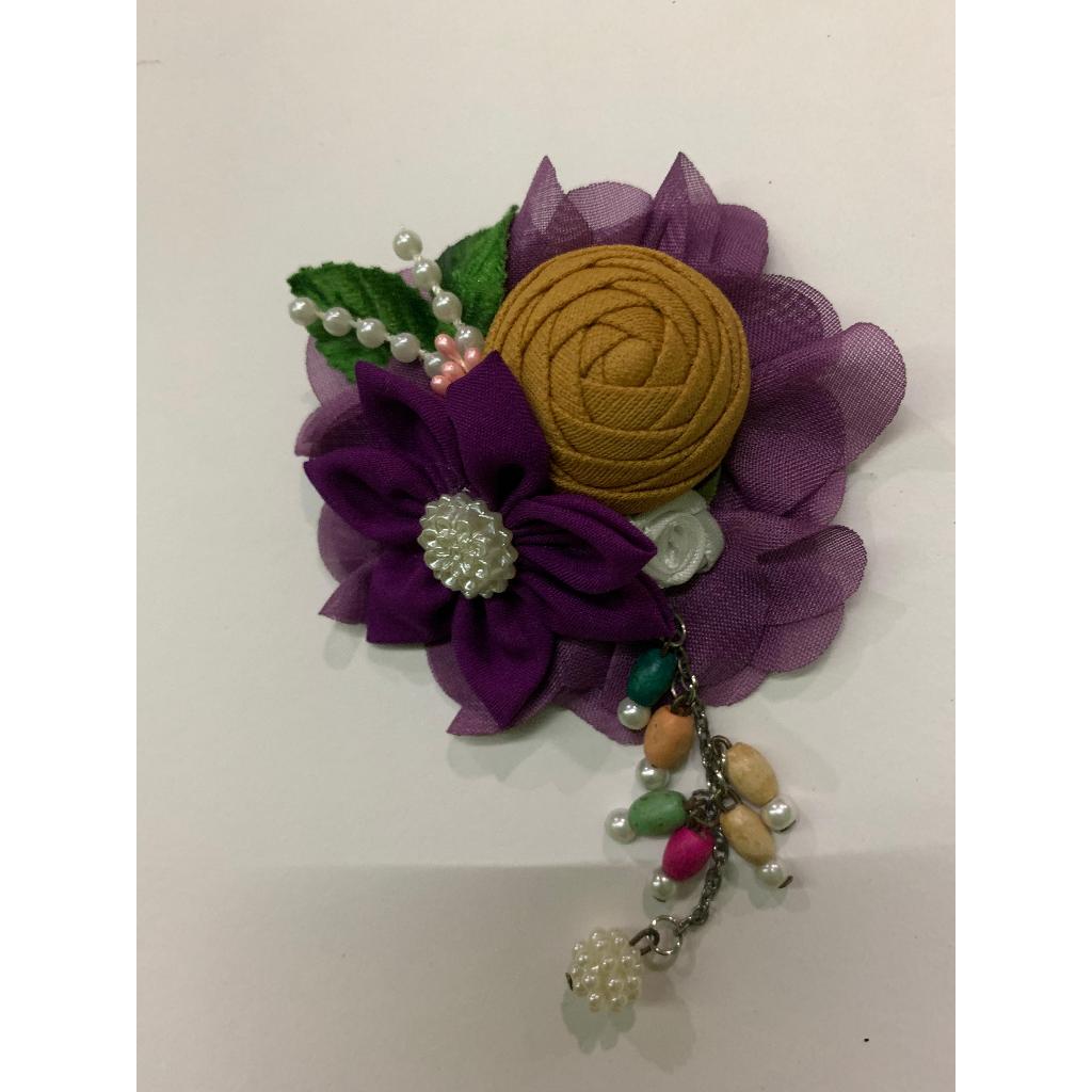 bros bunga rantai / bros bunga / aksesoris wanita