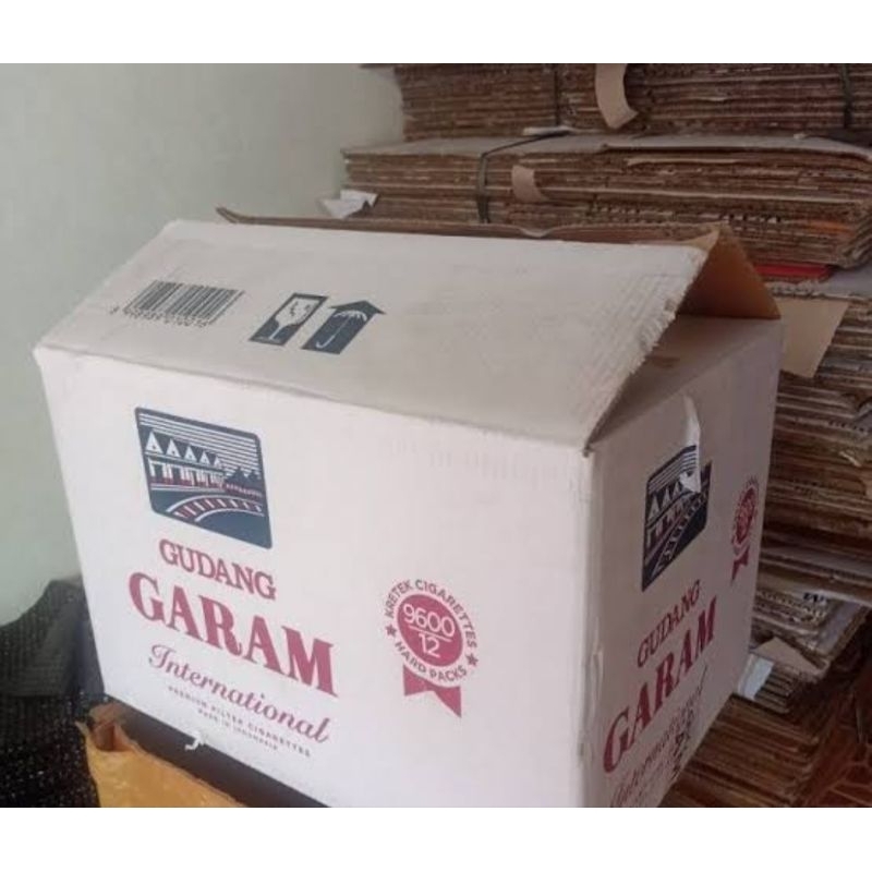 KARDUS GUDANG GARAM BEKAS LAYAK PAKAI