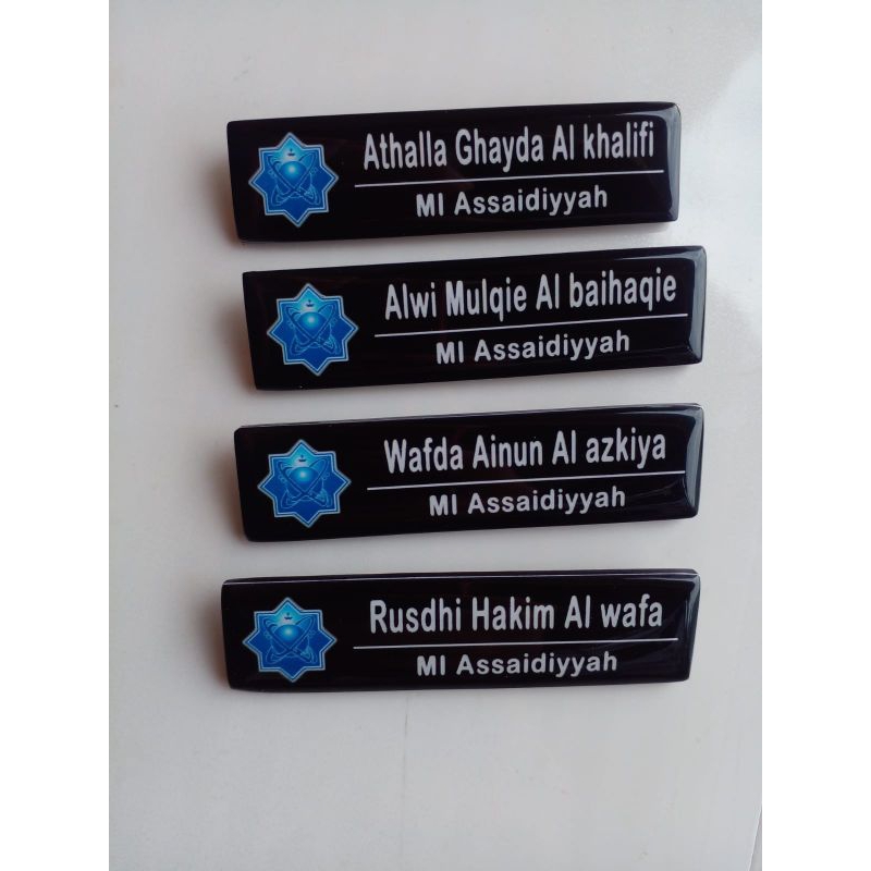 

nametag peniti custom