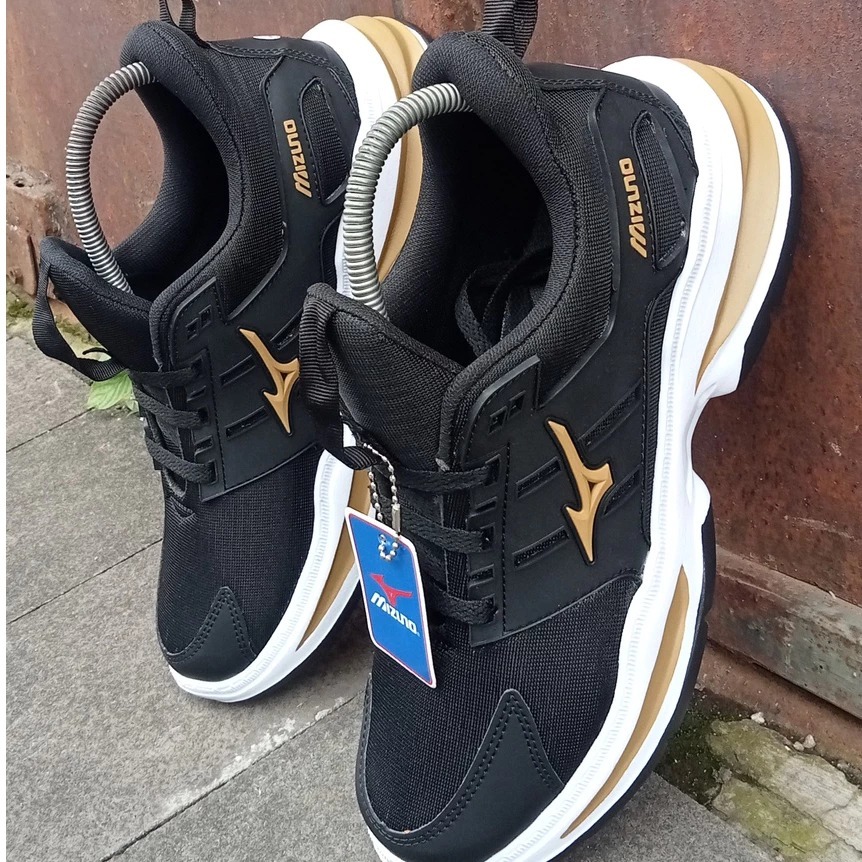 Sepatu Mizuno Pria Model Running Hitam Gold/Kets Olahraga Volly /Spatu Sneakers Pria Wanita Original