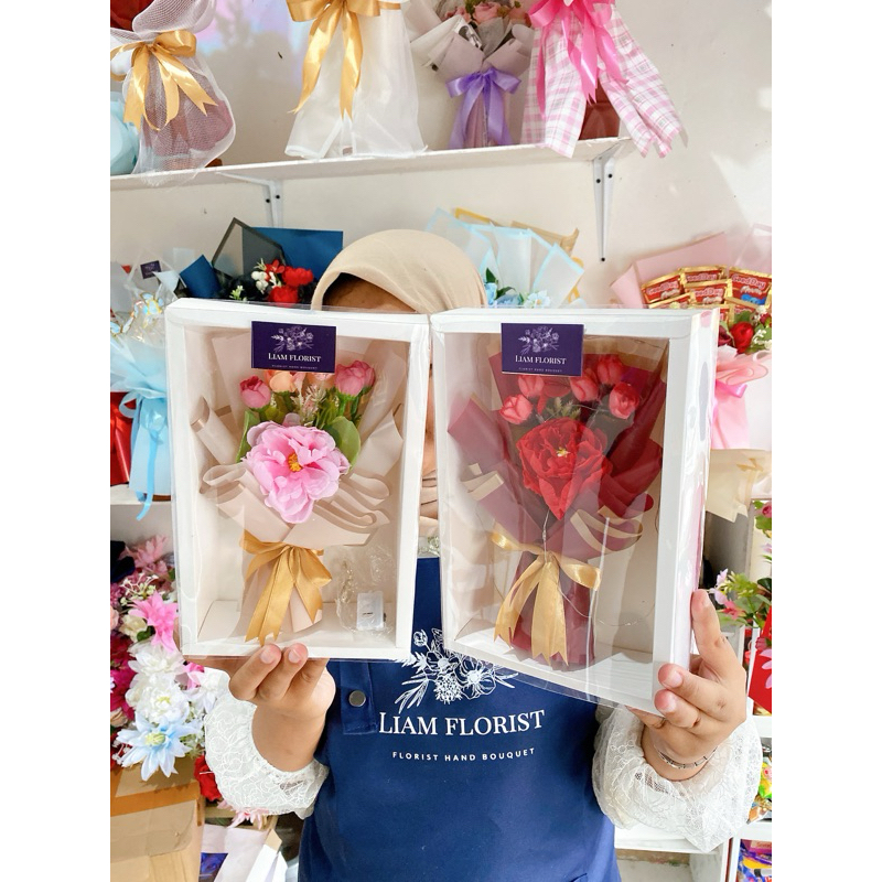 BUKET BUNGA BOX MAWAR ARTIFICIAL/BUKET KOTAK MAWAR/BUKET BOX MIKA MAWAR/BUKET WISUDA ANNIVERSARY