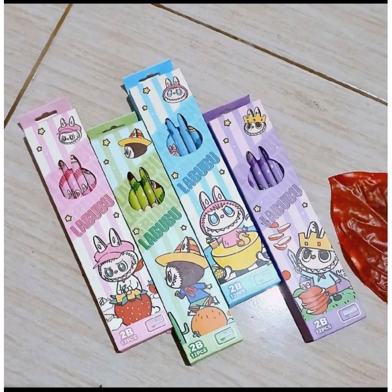 

(12 PCS) PENSIL LABUBU 1 PACK. PENSIL KARAKTER 2B FREE RAUTAN PENSIL. ATK