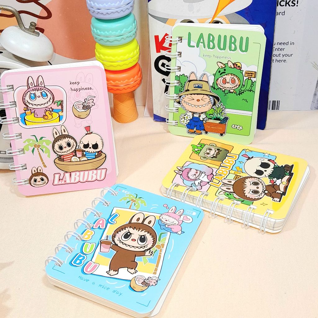 

Buku Binder Spiral LABUBU Ukuran A7 Kertas Bergaris / Buku Tulis Mini Labubu Ukuran A7 Super Cute Lucu Alat Tulis Sekolah Anak Kekinian Isi 50 Halaman Kualitas Terbaik Bisa Grosir dan COD Harga Termurah