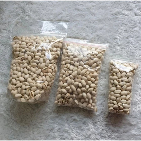 

Kacang Pistachio Panggang | Badam Hijau | Fustuk | Kuaci Arab by urwahstore : Pusat oleh oleh haji umroh di Medan.