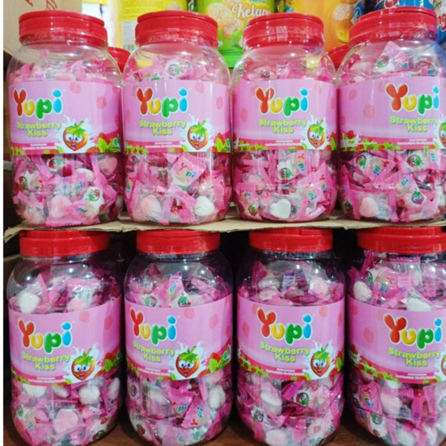 

(1 karton) Yupi love toples strawberry kiss 300 gram