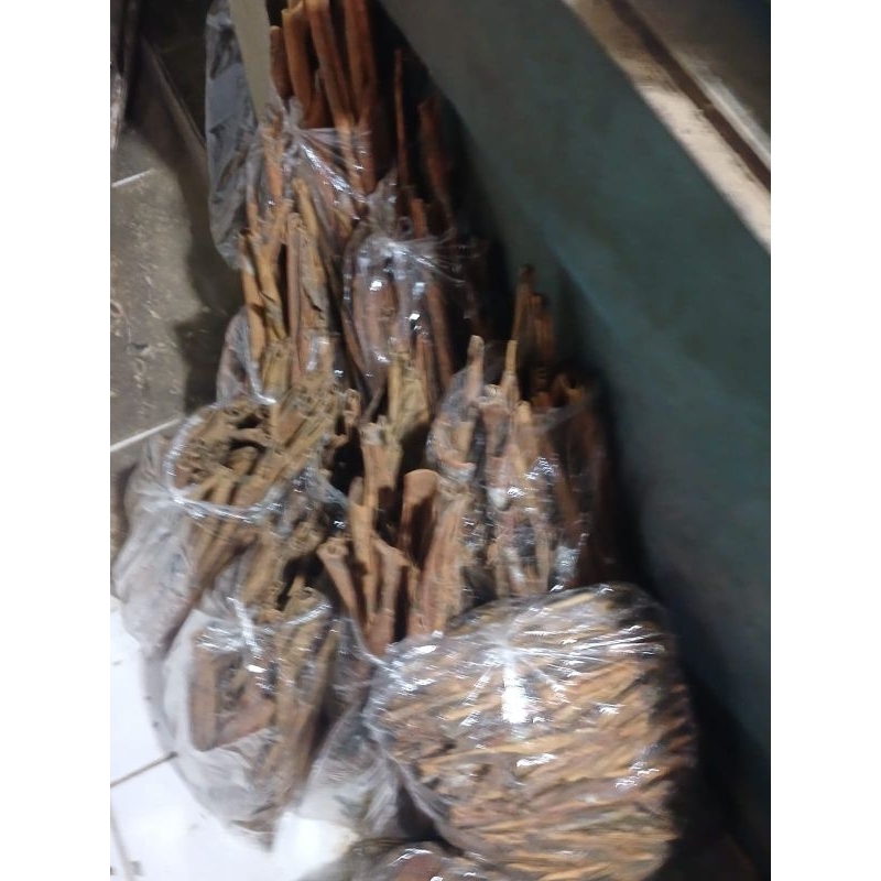 

Kayu manis 1 kg kering asli tanpa campuran