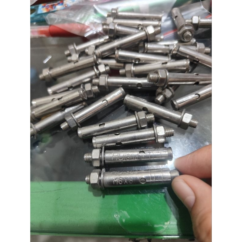 dynabolt stainless m8x40mm 304 M8 x 40 mm / dynabolt m8x40 stainless 304/ anchor bolt m8x40 bahan st