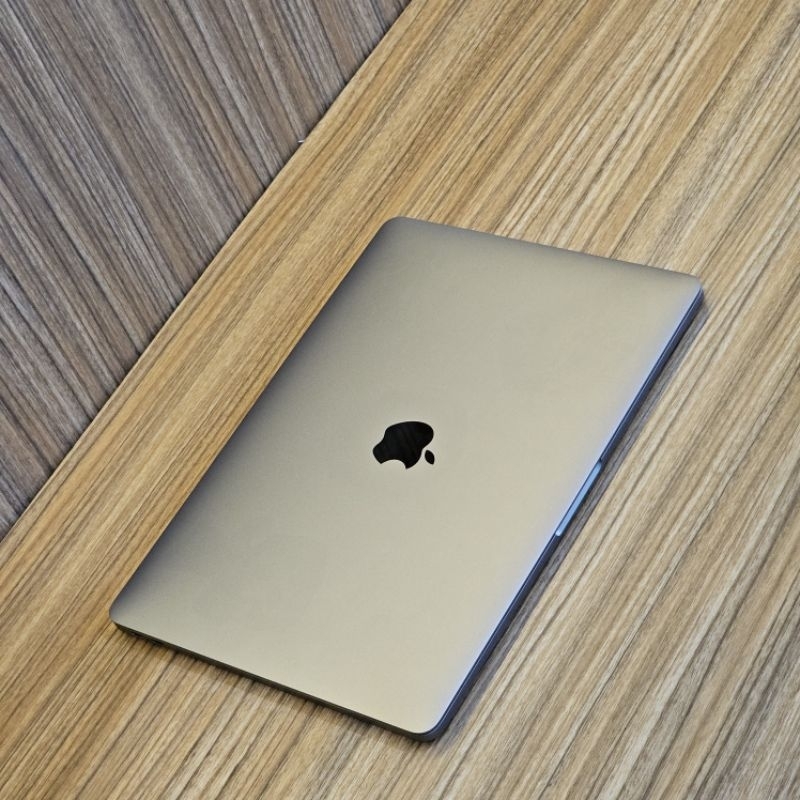 macbook pro 2020 i7 ram 16 ssd 1 tb
