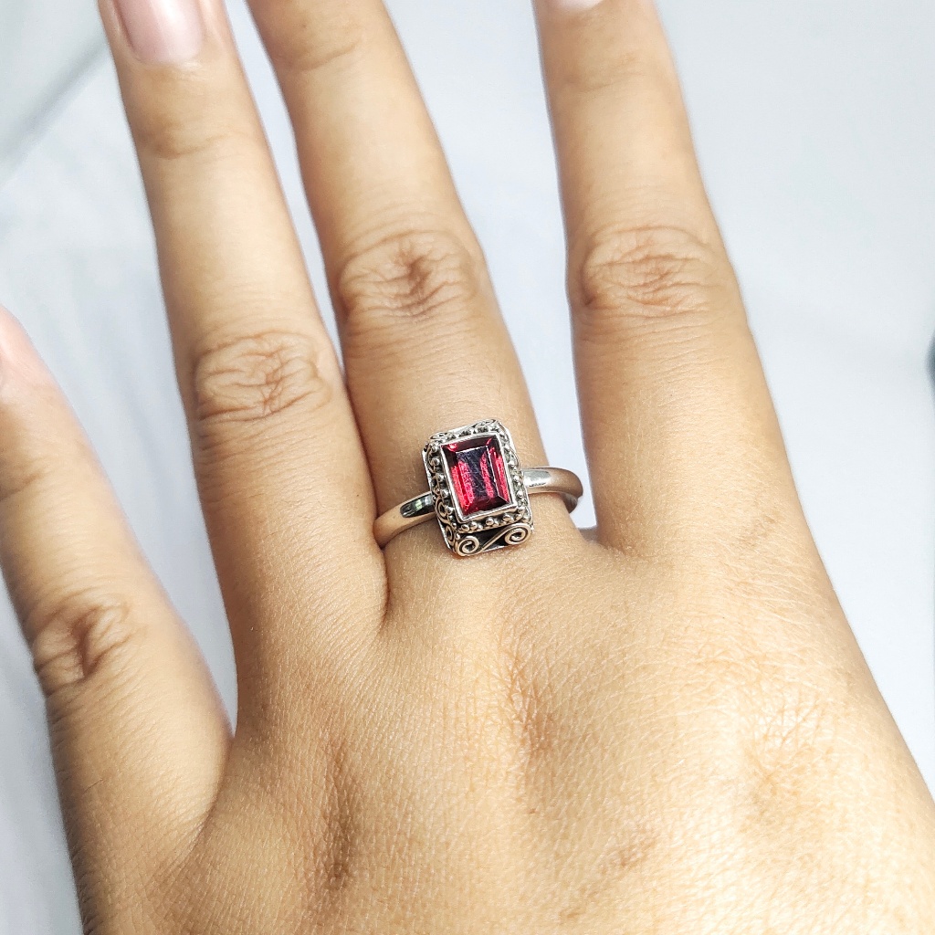 Cincin Ring Motif Bunga Flower Bun Kotak Persegi Batu Permata Red Garnet Perak Silver Bali Asli 925 