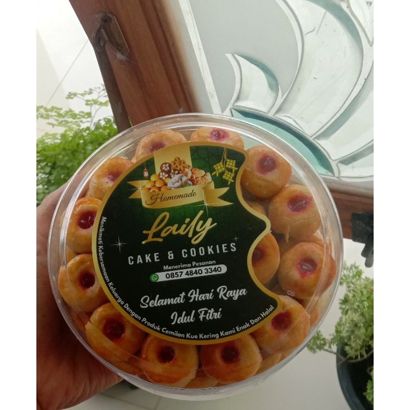 

kue kering lebaran nastar selai strawberry berat 1 toples -+250gram