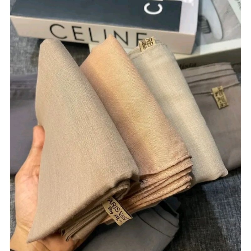 jilbab segi empat Paris premium//kerudung segi empat Paris premium