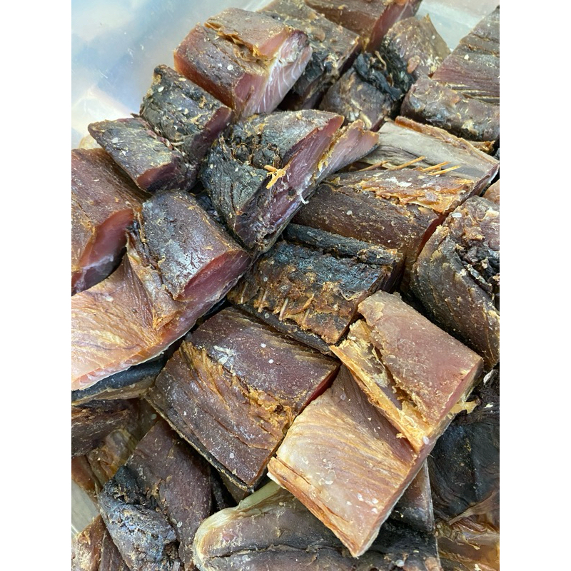 

Ikan asin Tuna full daging 1kg