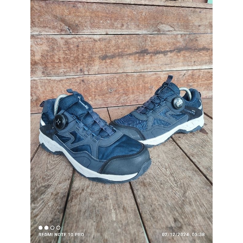 Sepatu outdoor Nepa Isenberg Trail second size 41,5