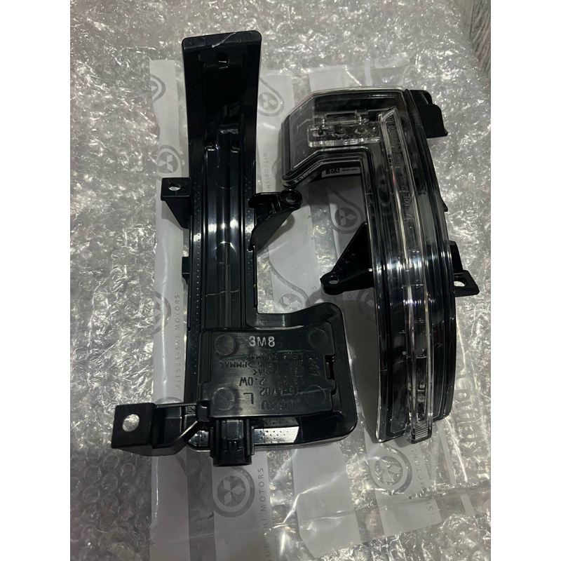 Lampu Sein Spion Mitsubishi Xpander Cross Ultimate Original