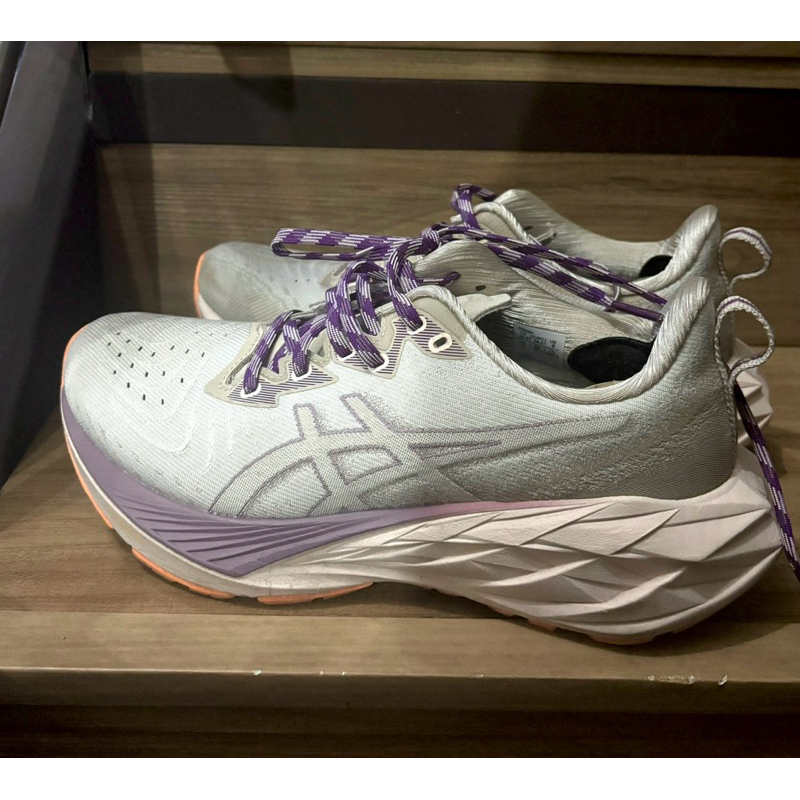 Asics Novablast 4