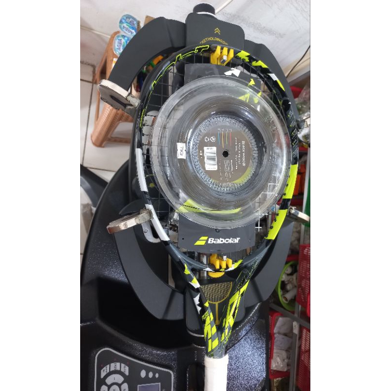 Senar raket tenis black widow + pasang 4 simpul mesin digital